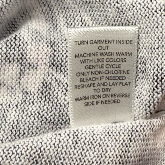 CJ Banks women's 1X black long sleeve cardigan with berries. - Picture 6 of 6